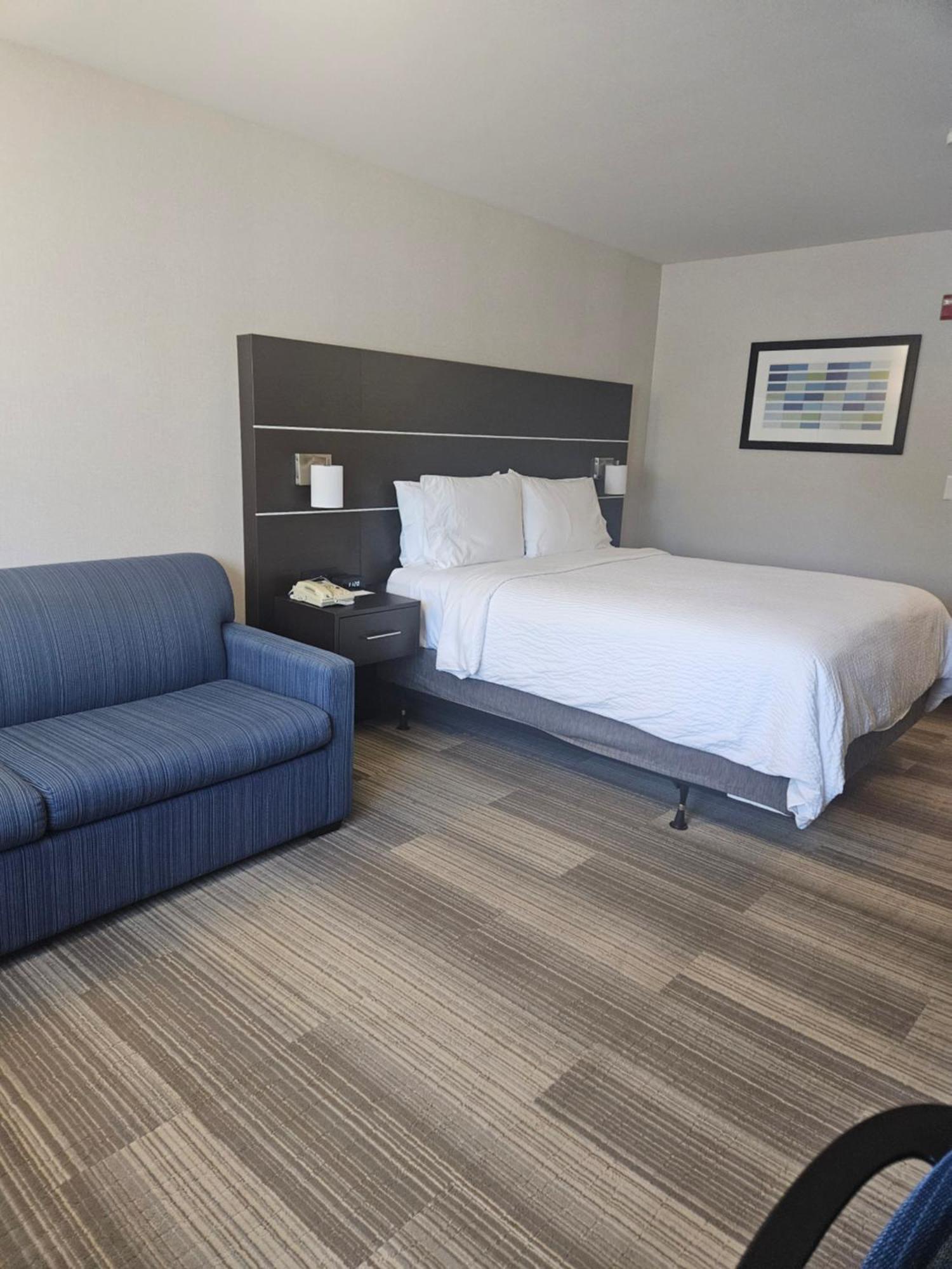 Holiday Inn Express Hotels & Suites Burlington, An Ihg Hotel Extérieur photo