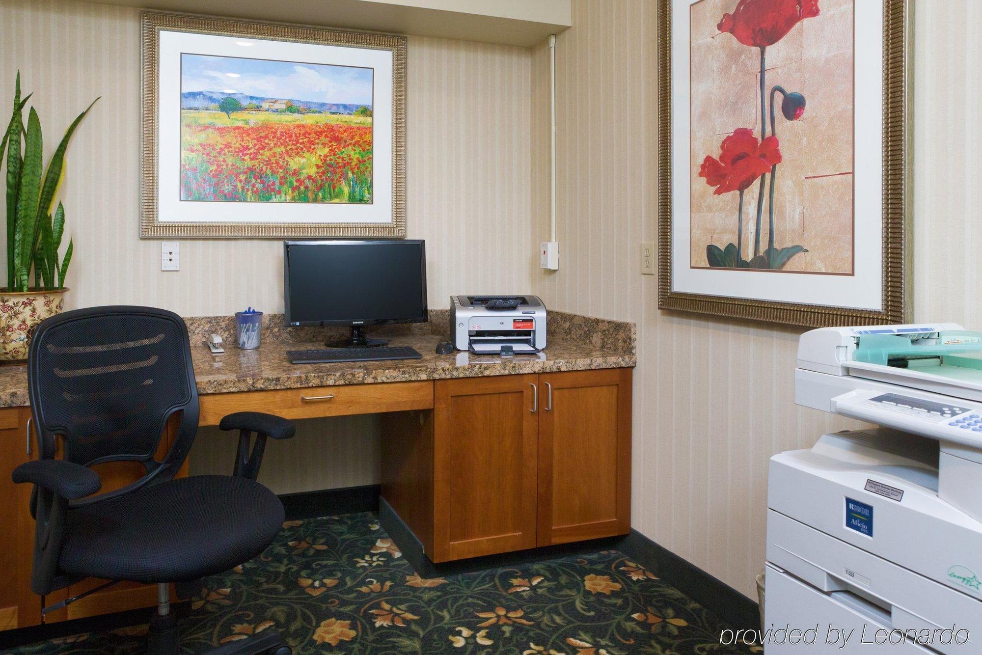 Holiday Inn Express Hotels & Suites Burlington, An Ihg Hotel Extérieur photo